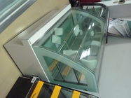 Congelador de cristal de la capacidad de la exhibición grande de la torta con el vidrio de la curva de la forma del arco