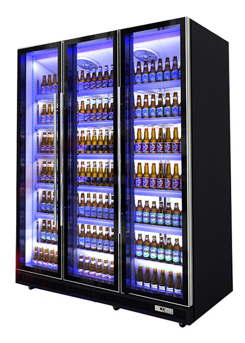 Ventilador de refrigeración Display comercial Chiller Puertas de vidrio múltiple deslumbrante Bebidas negras Display nevera