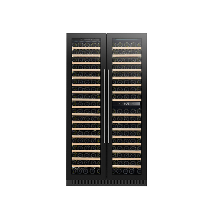 Refrigerador eléctrico de vino negro de 60 botellas con puertas de vidrio y estantes de madera