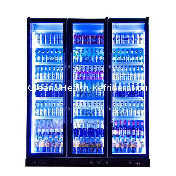 Muchas puertas, estantes de varias capas, luces de varios colores, refrigeradores de bebidas, exhibición, congelador.