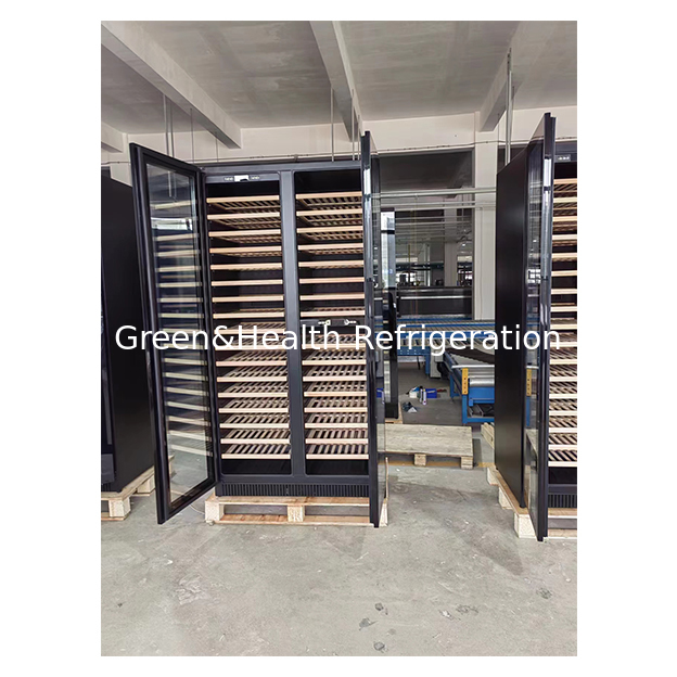 68 Botellas Dos puertas de vidrio Dos zonas de temperatura independientes Estantes de madera de roble Almacenamiento de vino tinto Congelador refrigerado