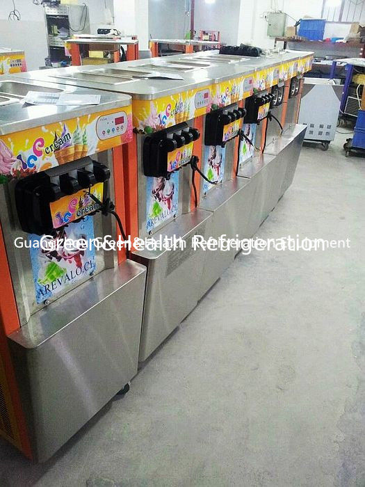 La suavidad comercial separa el helado que hace las máquinas con 1/3 favores 60/50Hz